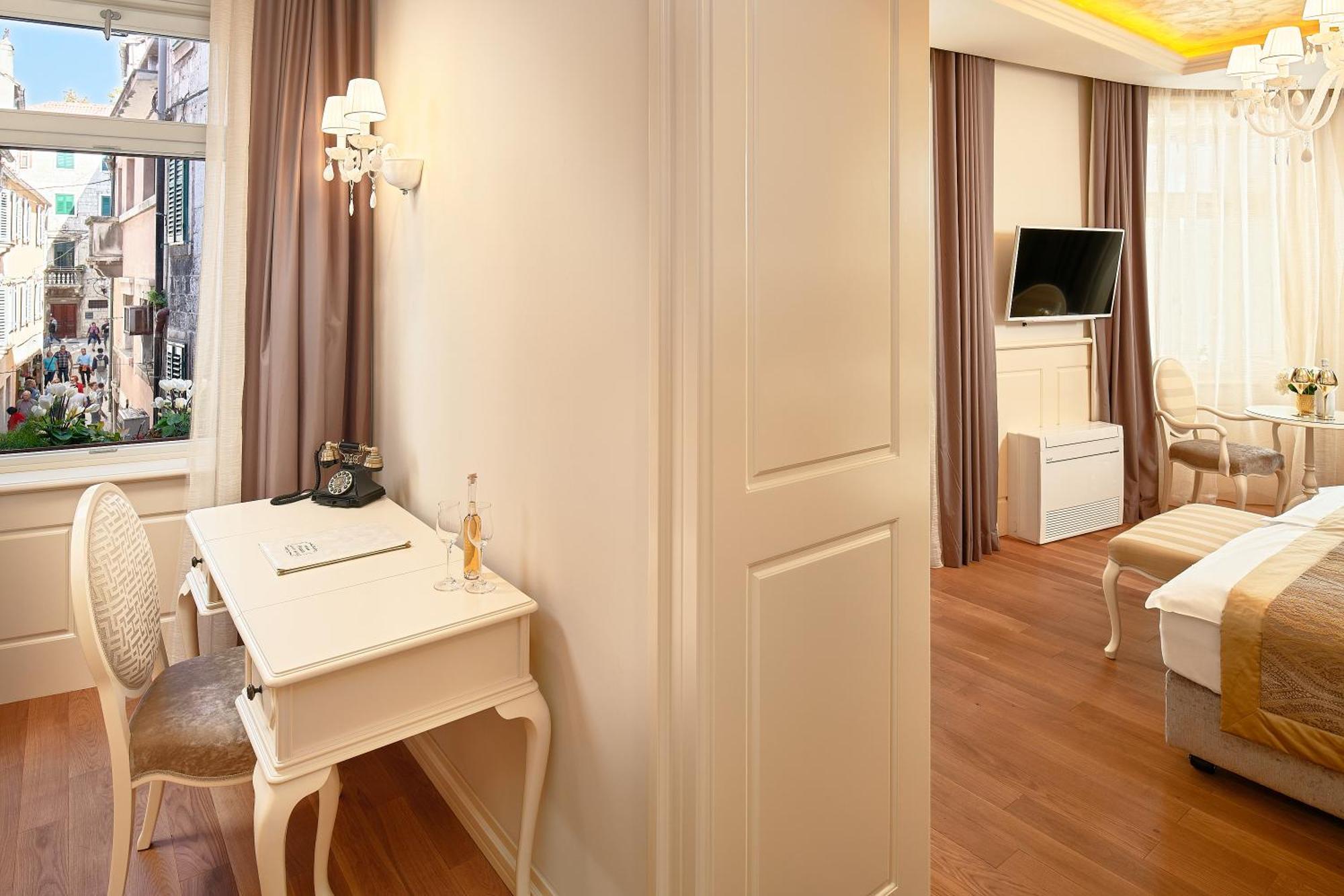 Piazza Heritage Hotel Split Bagian luar foto