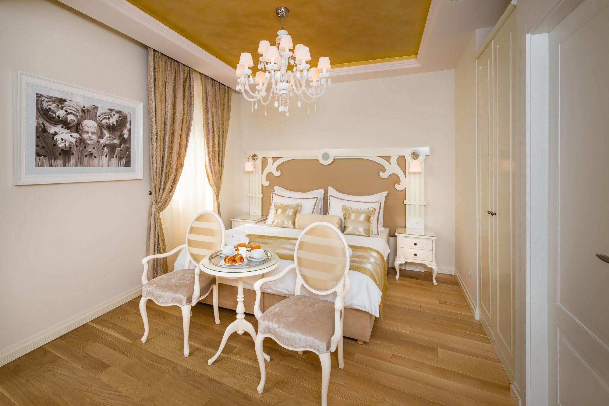 Piazza Heritage Hotel Split Bagian luar foto