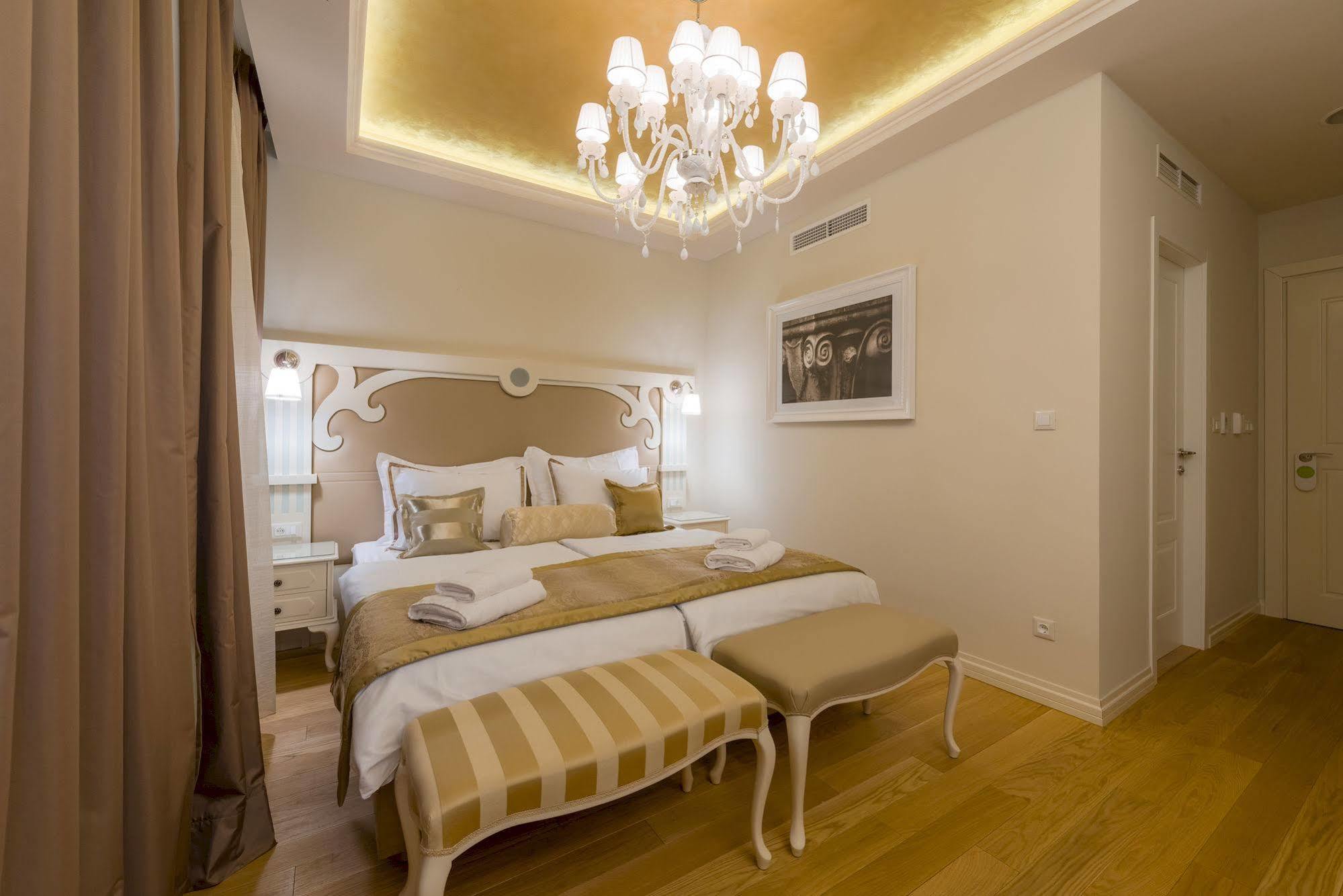 Piazza Heritage Hotel Split Bagian luar foto