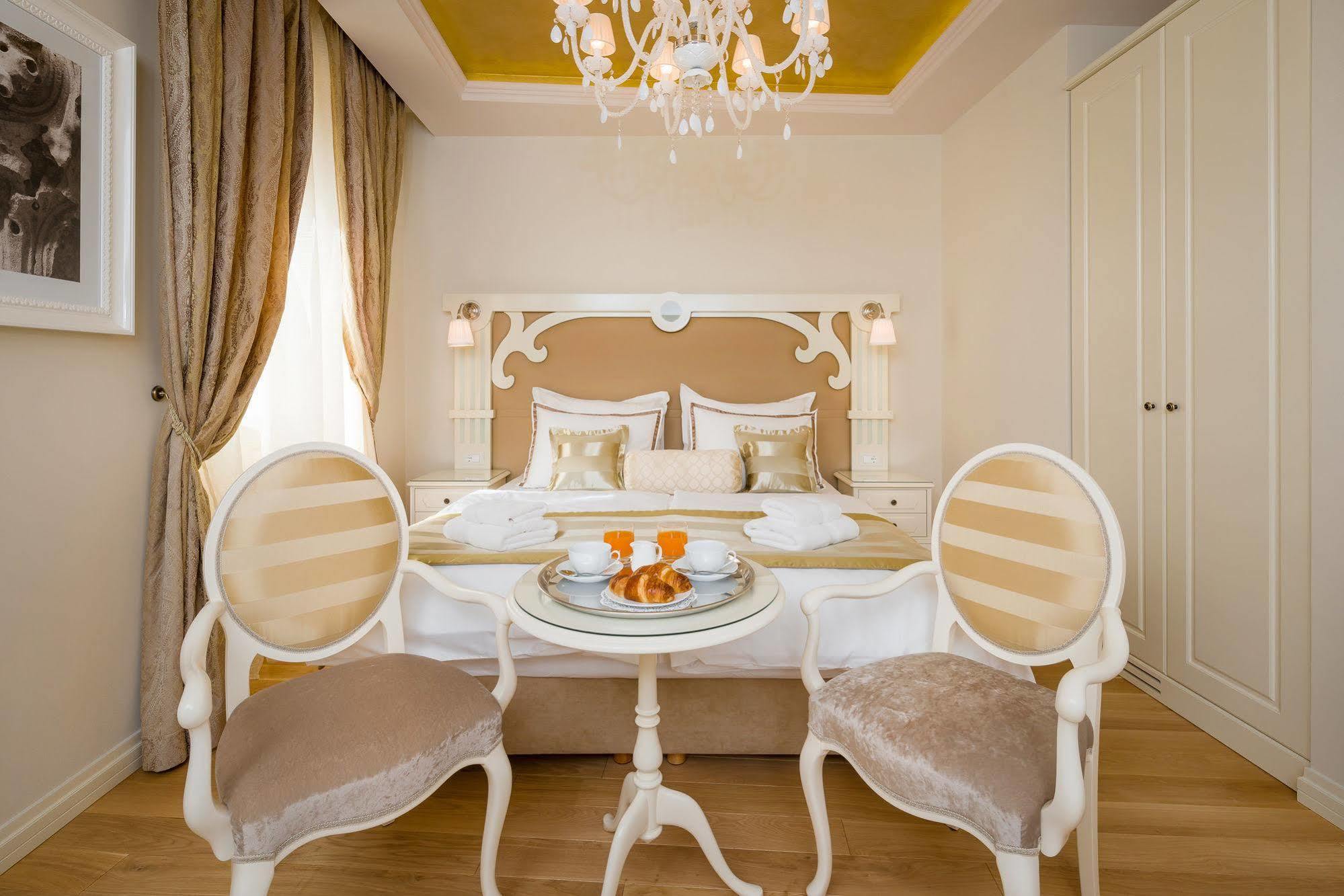 Piazza Heritage Hotel Split Bagian luar foto